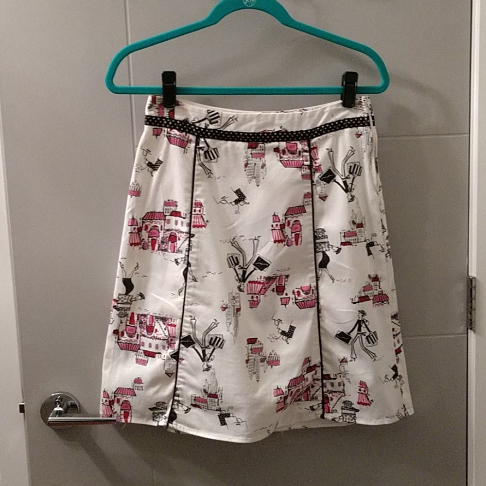 Trendy skirt with shopping city girl pattern